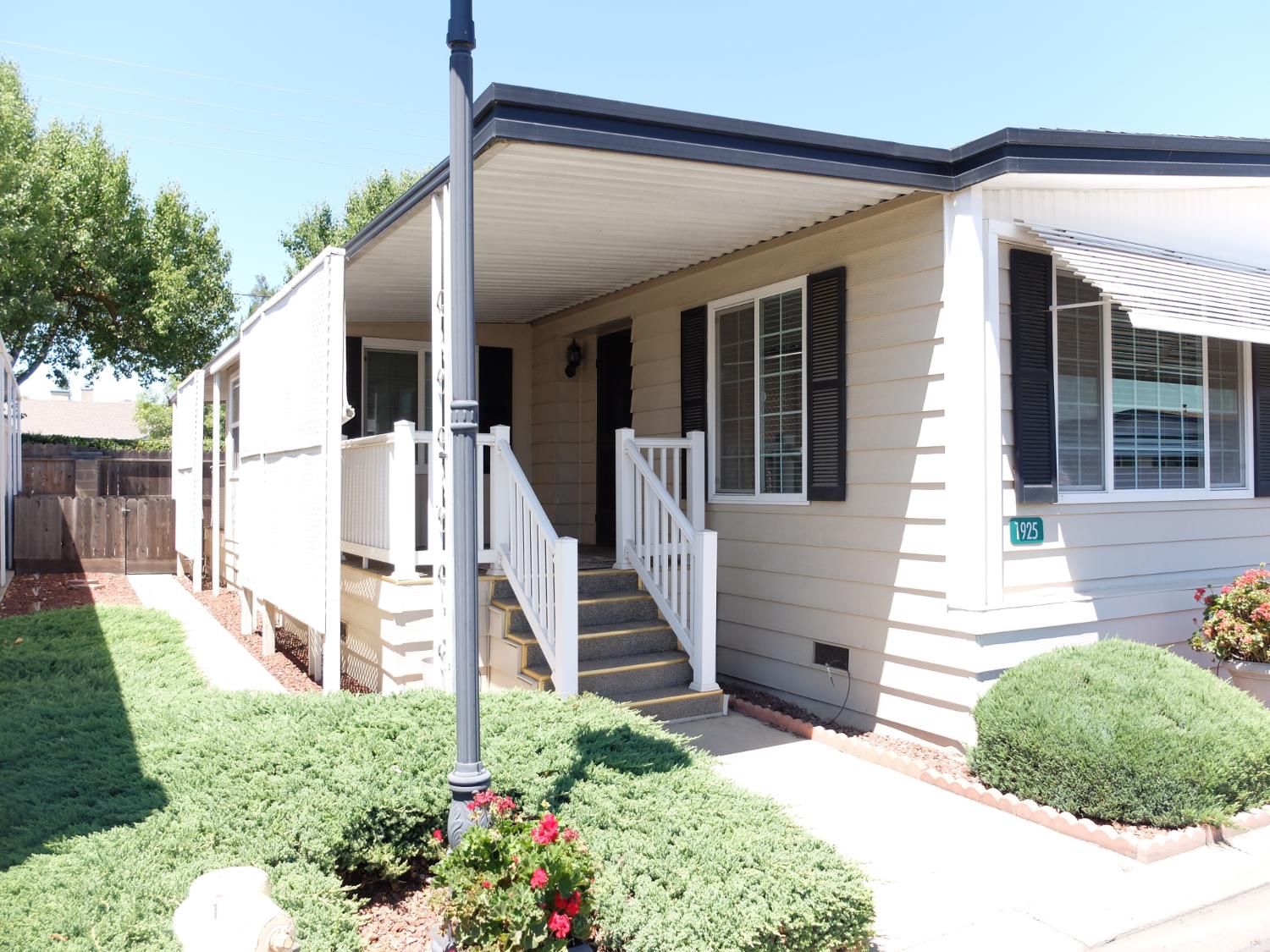 1925 Diamond Head Dr, Modesto, CA 95355