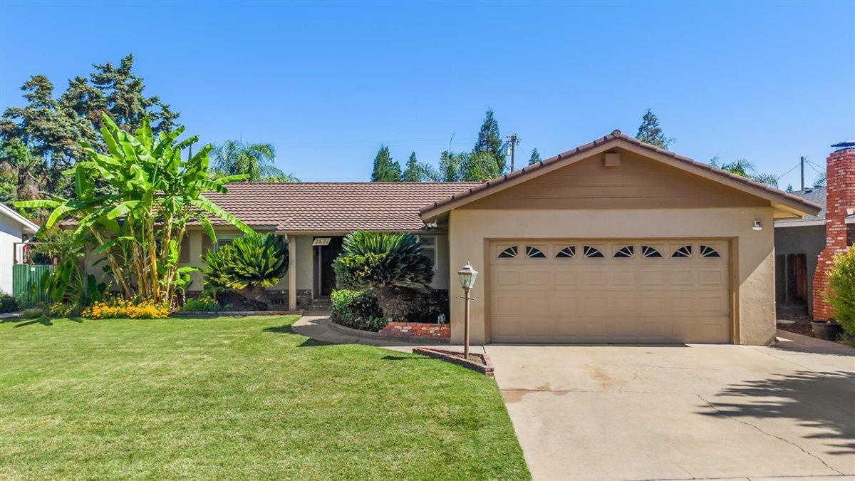 2671 El Camino Dr, Turlock, CA 95380
