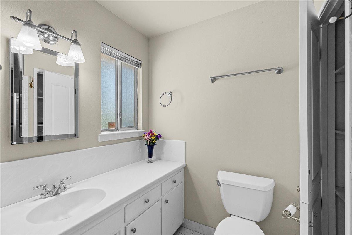 2671 El Camino Dr, Turlock, CA 95380