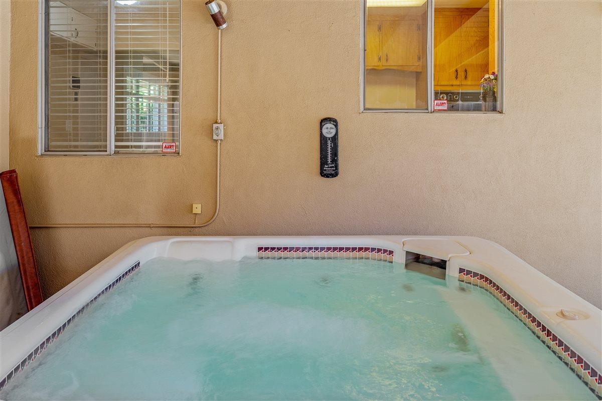 2671 El Camino Dr, Turlock, CA 95380