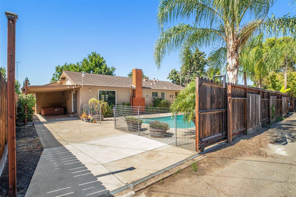 2671 El Camino Dr, Turlock, CA 95380