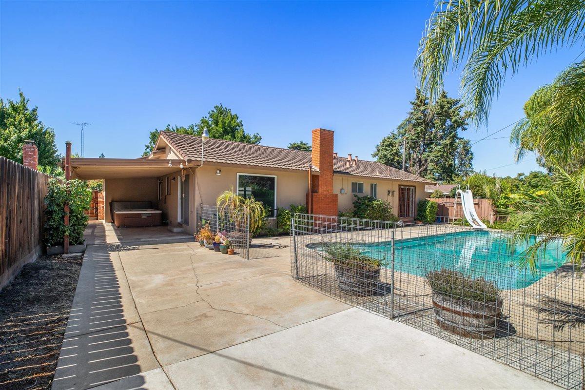 2671 El Camino Dr, Turlock, CA 95380