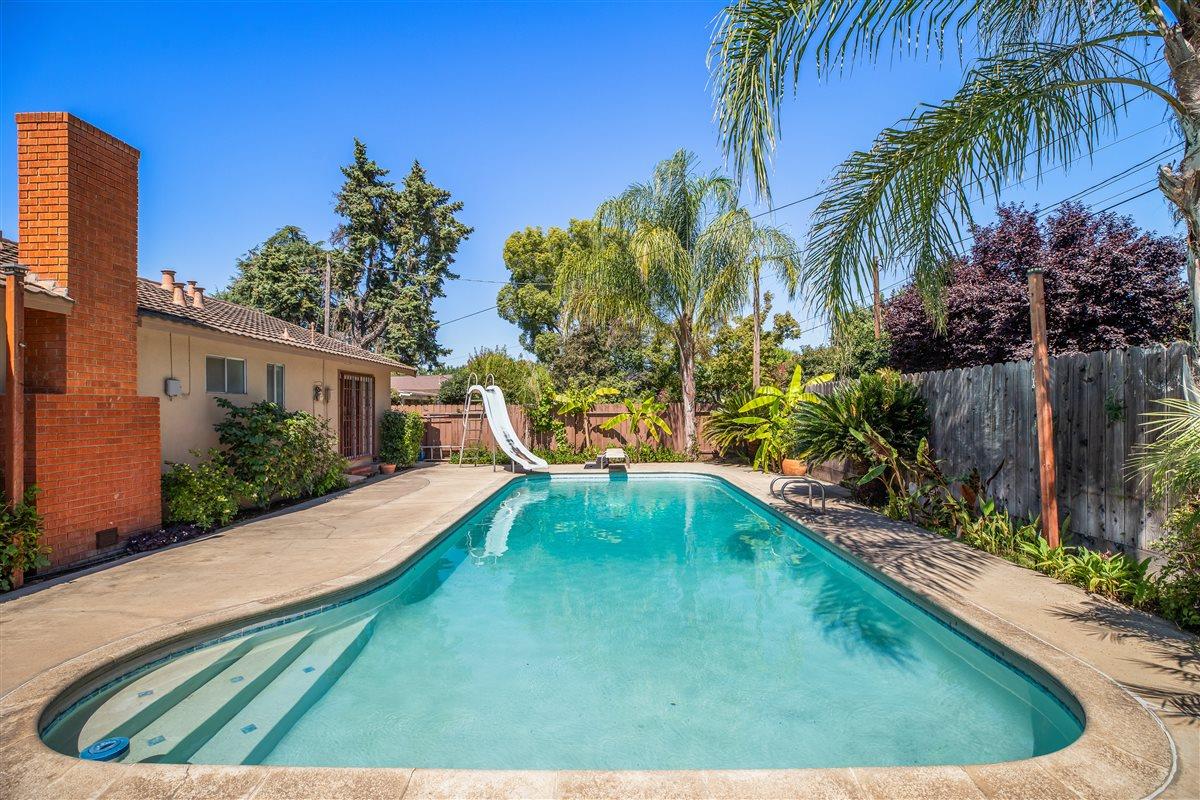 2671 El Camino Dr, Turlock, CA 95380