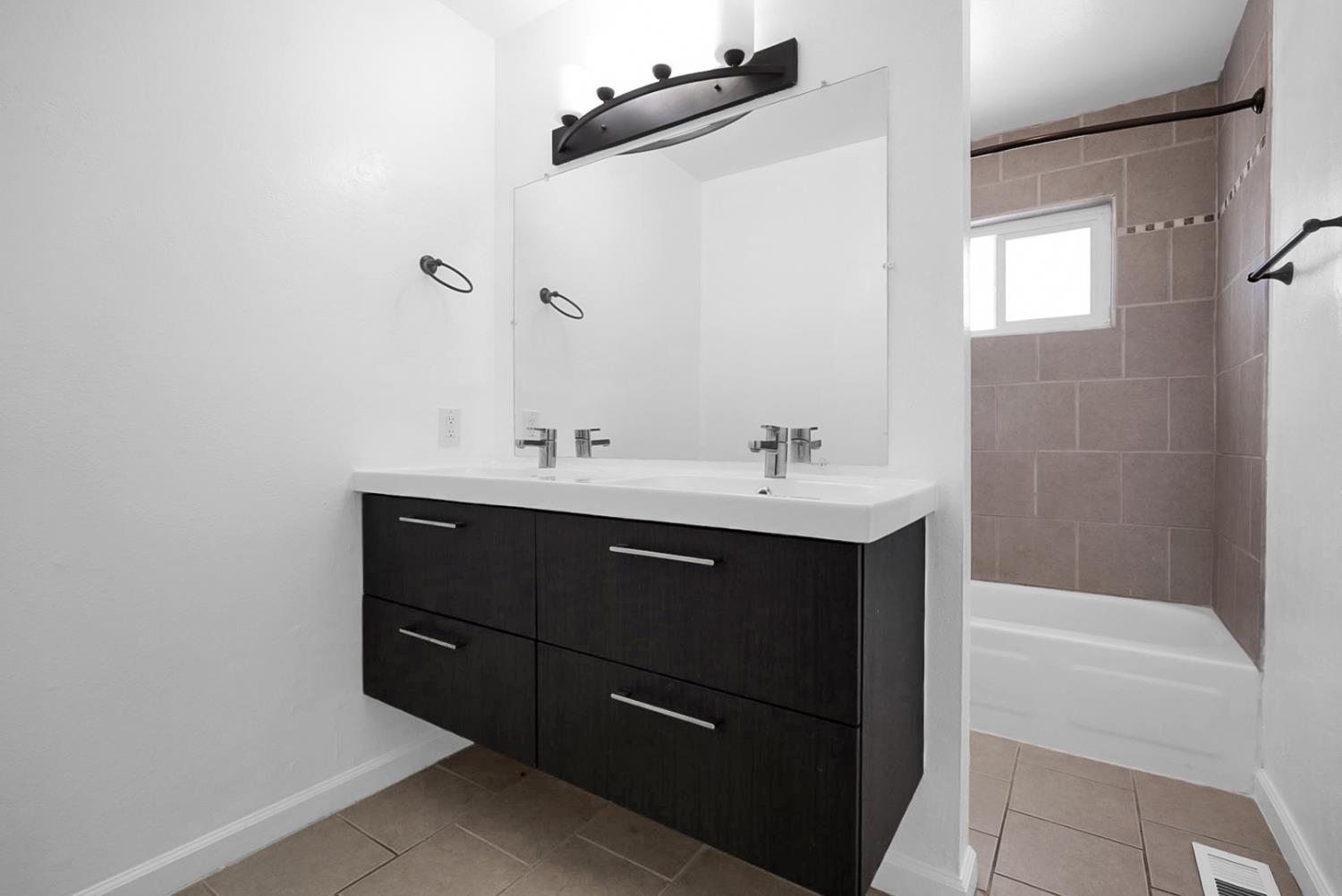 3104 Pembroke Dr, Modesto, CA 95350
