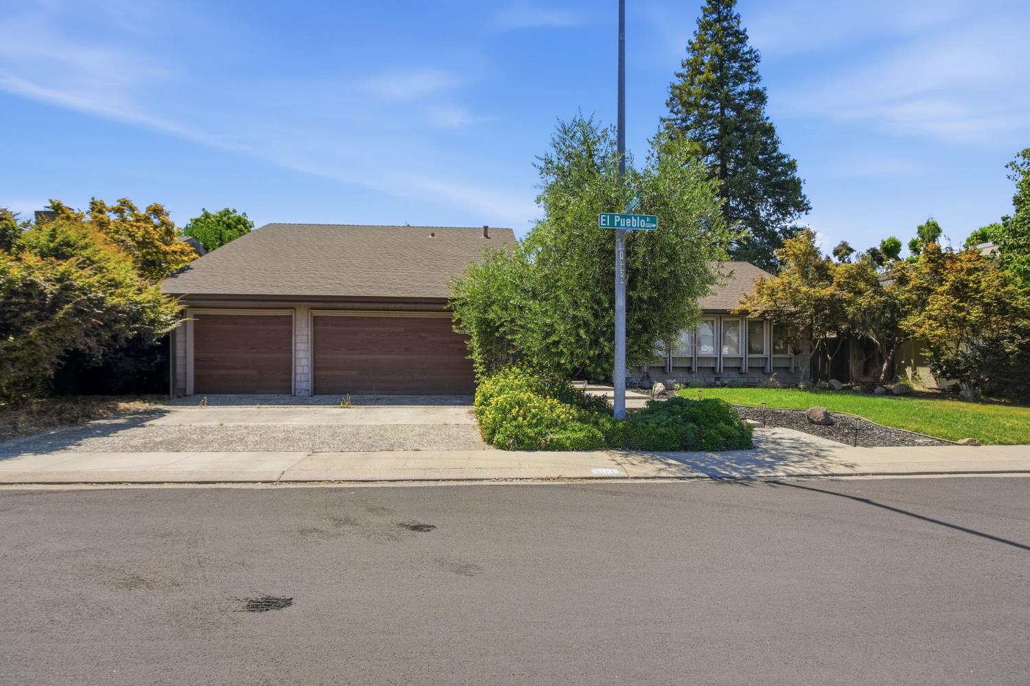 1421 El Pueblo Dr, Modesto, CA 95355