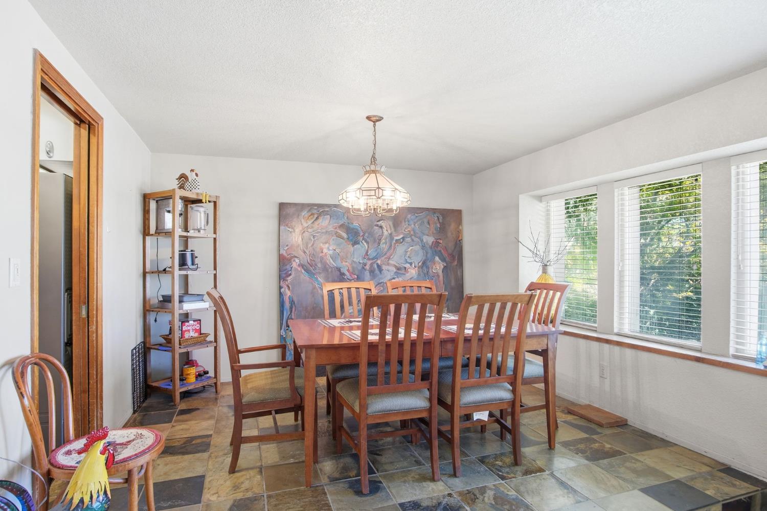 1421 El Pueblo Dr, Modesto, CA 95355