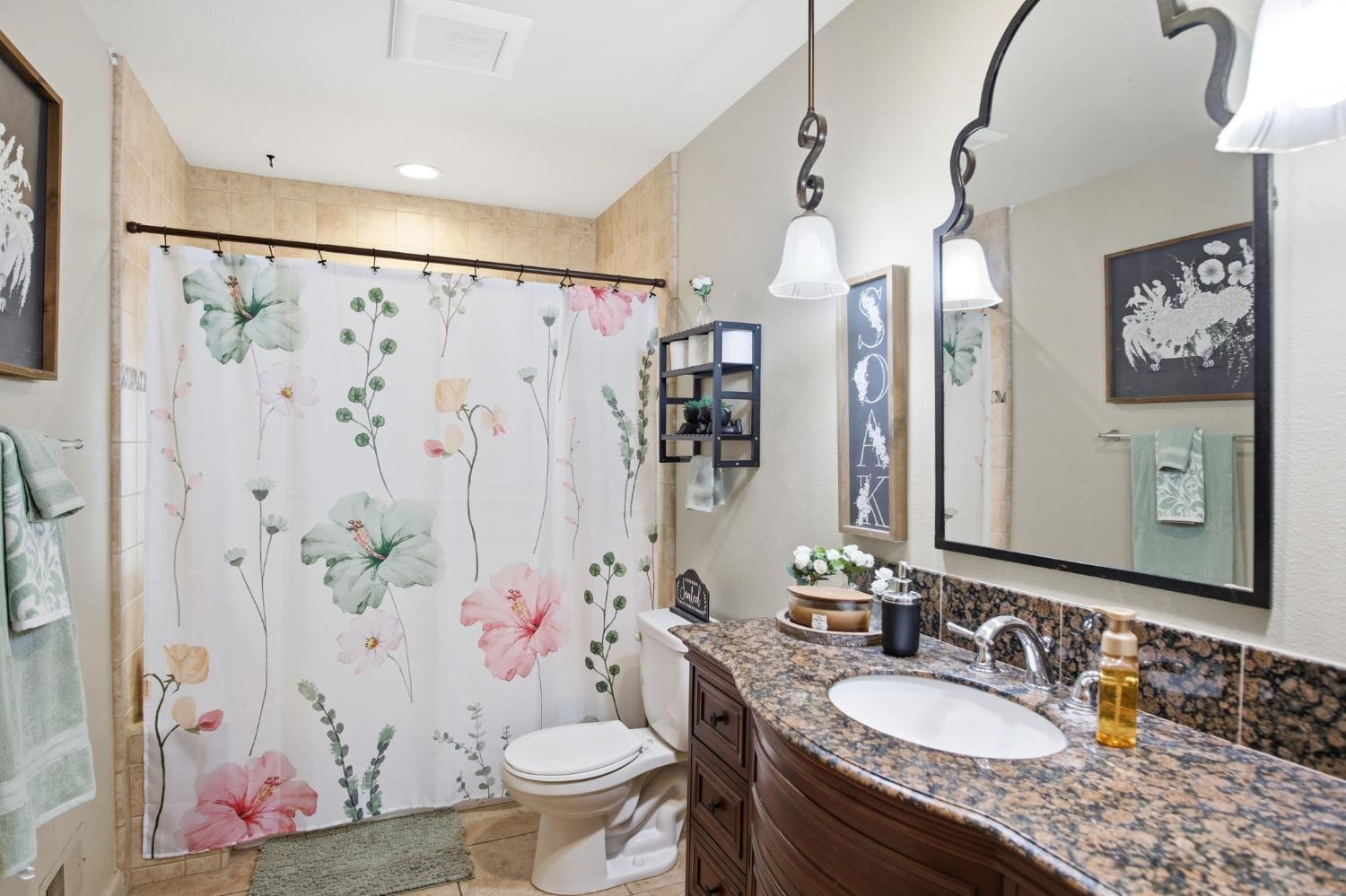 1421 El Pueblo Dr, Modesto, CA 95355