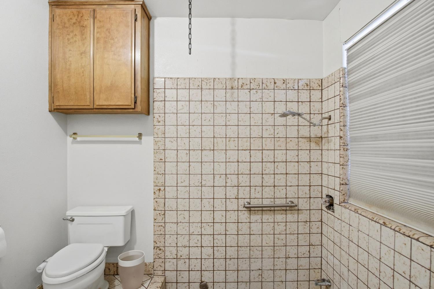 1421 El Pueblo Dr, Modesto, CA 95355