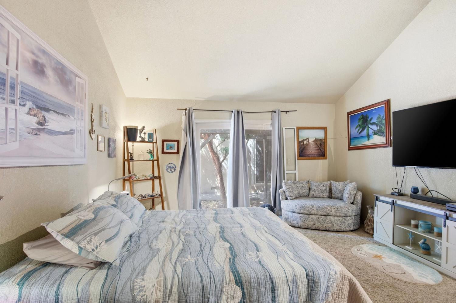 1421 El Pueblo Dr, Modesto, CA 95355