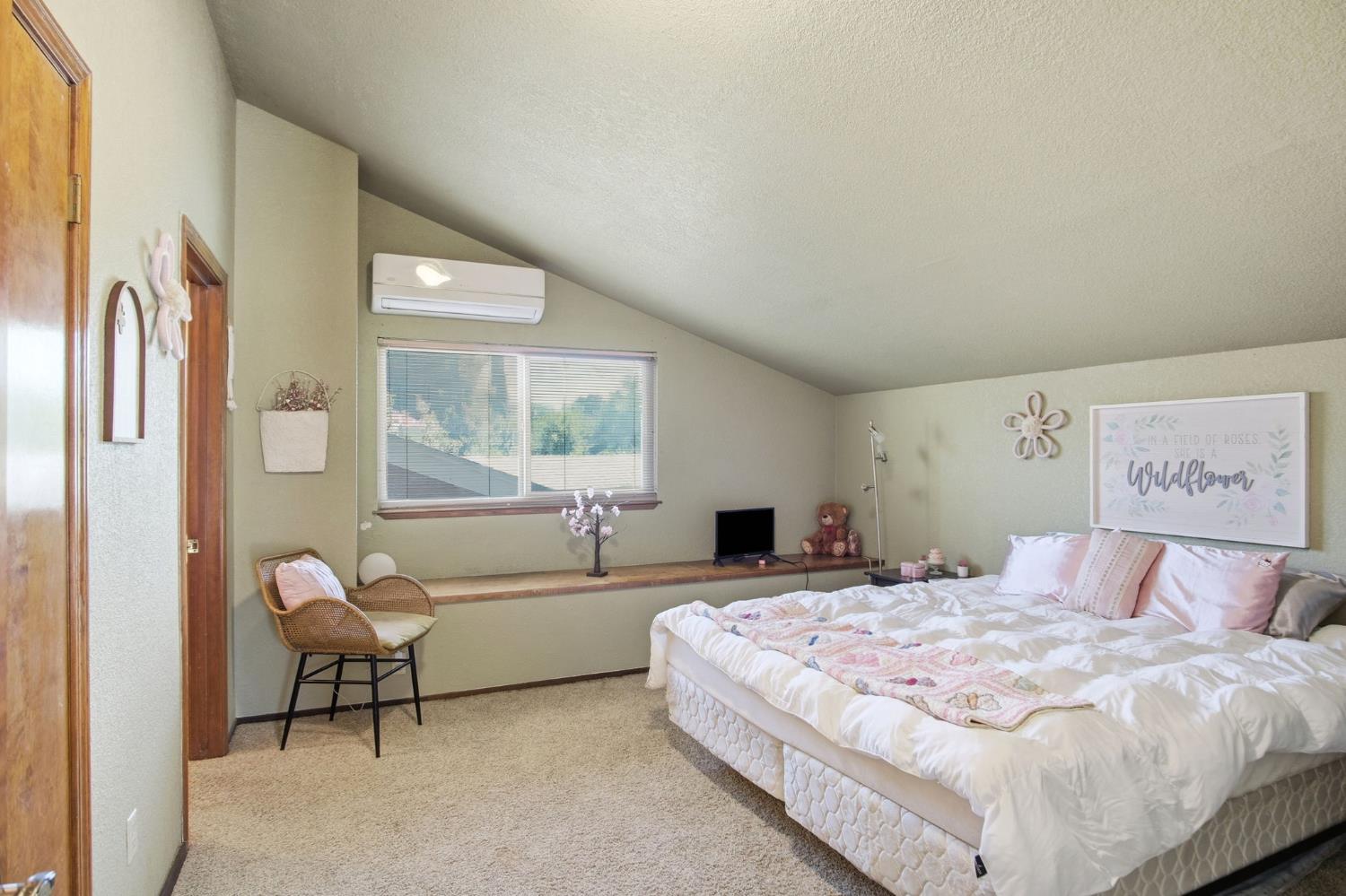 1421 El Pueblo Dr, Modesto, CA 95355