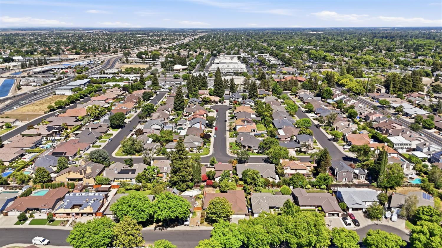 1421 El Pueblo Dr, Modesto, CA 95355
