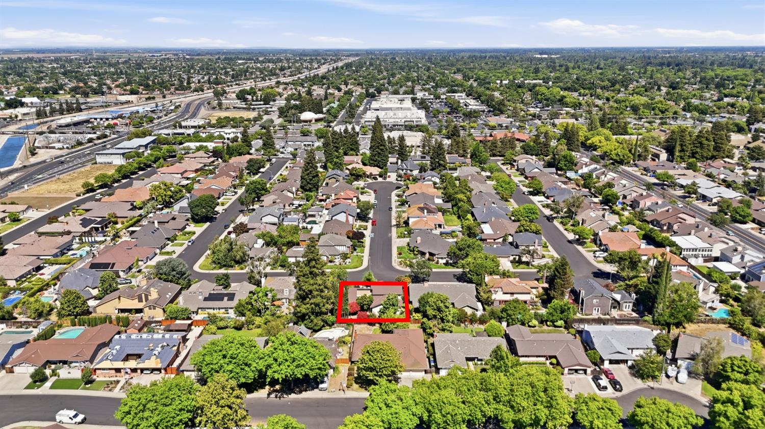 1421 El Pueblo Dr, Modesto, CA 95355