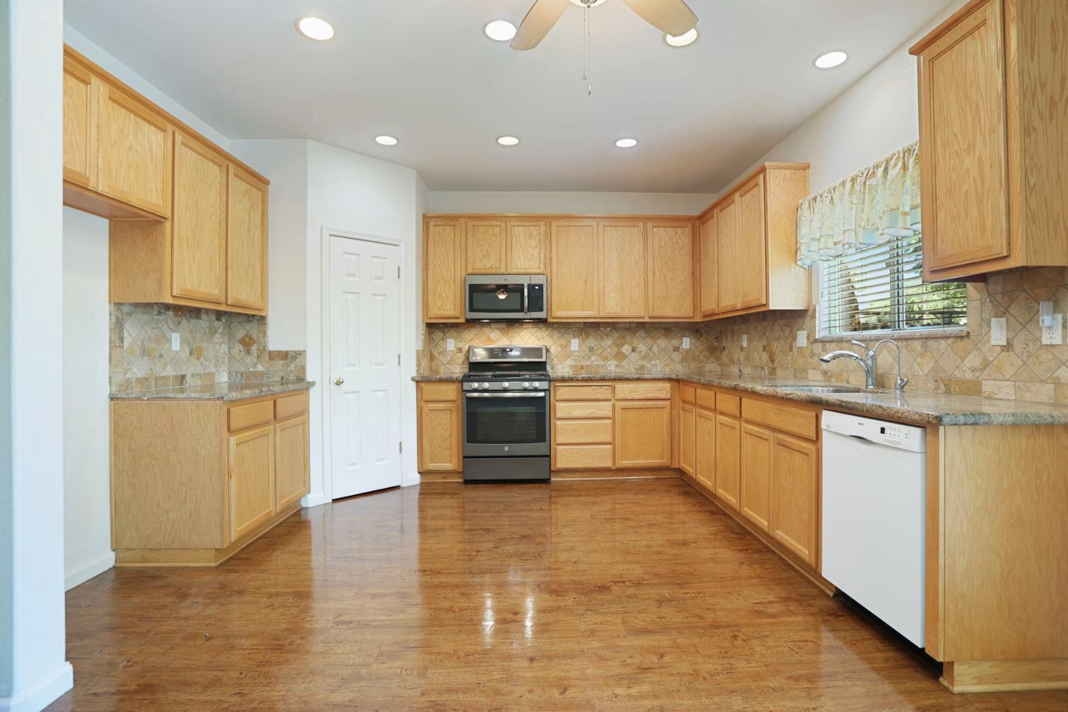 1945 San Ramos Way, Modesto, CA 95358