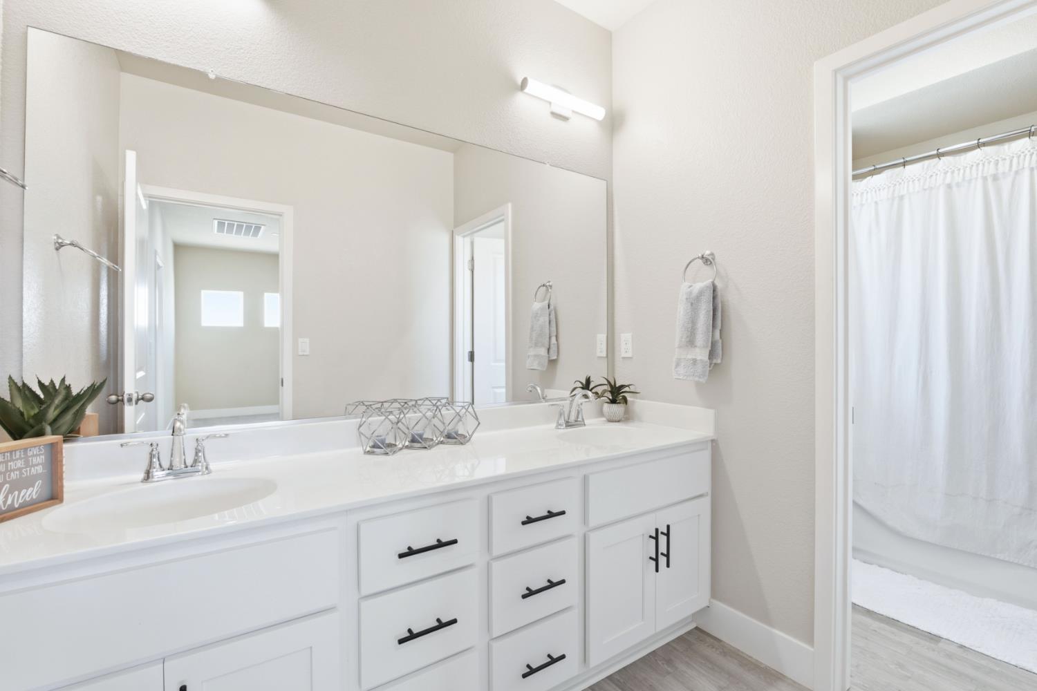 2333 Bharvani Ave, Manteca, CA 95337