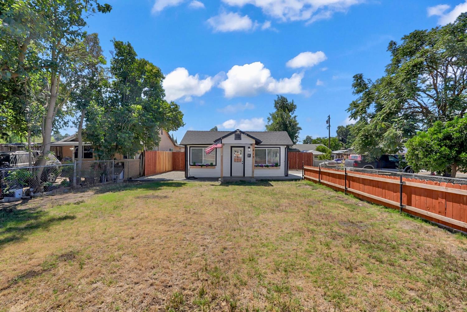 413 Empire Ave, Modesto, CA 95354