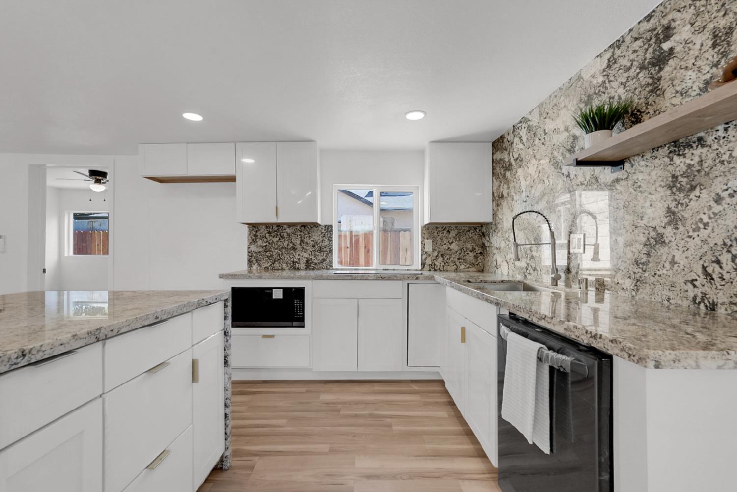 413 Empire Ave, Modesto, CA 95354