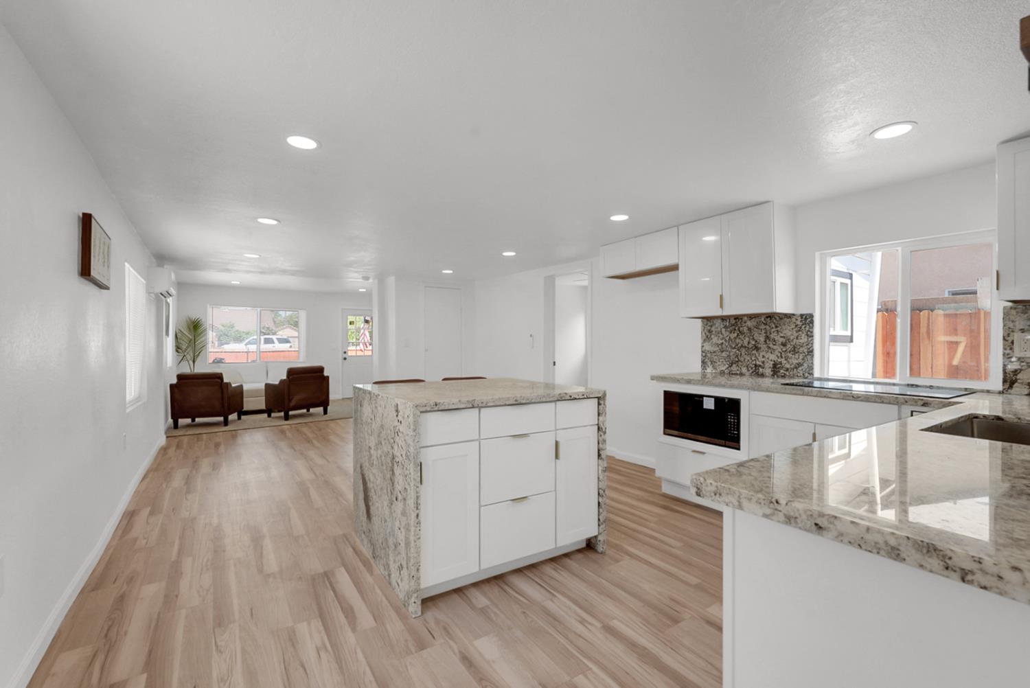 413 Empire Ave, Modesto, CA 95354