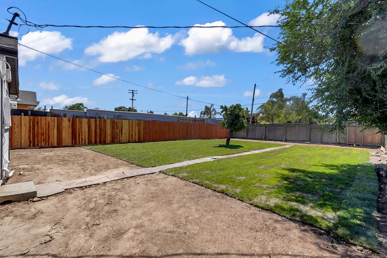 413 Empire Ave, Modesto, CA 95354