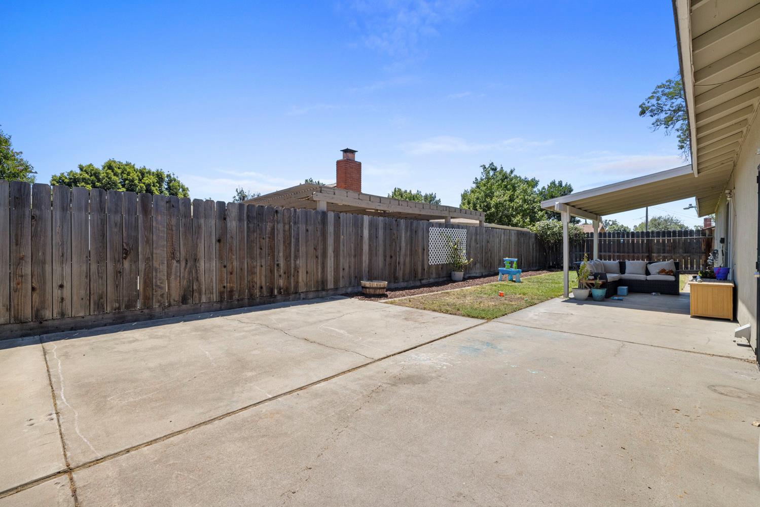 1106 Monte Cristo Ave, Modesto, CA 95350