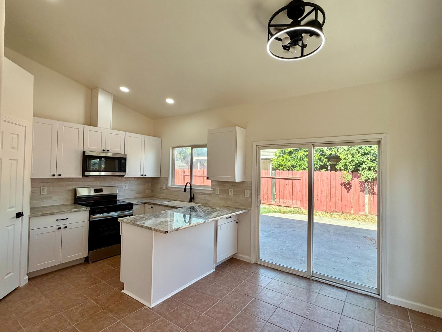 2833 Colton Ct, Merced, CA 95348