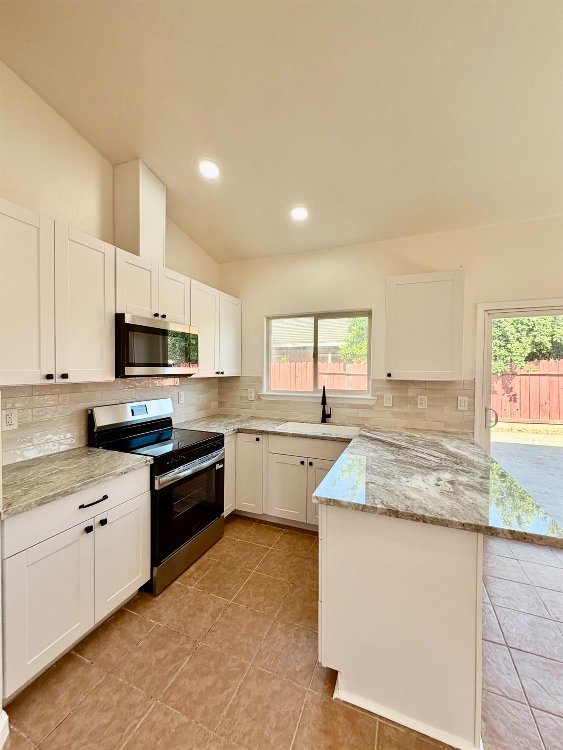 2833 Colton Ct, Merced, CA 95348