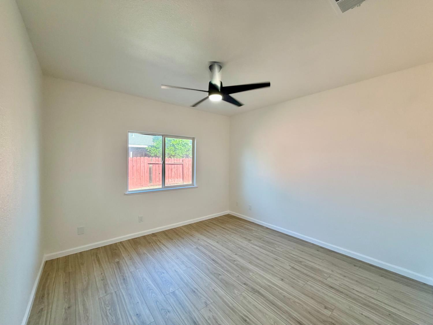 2833 Colton Ct, Merced, CA 95348