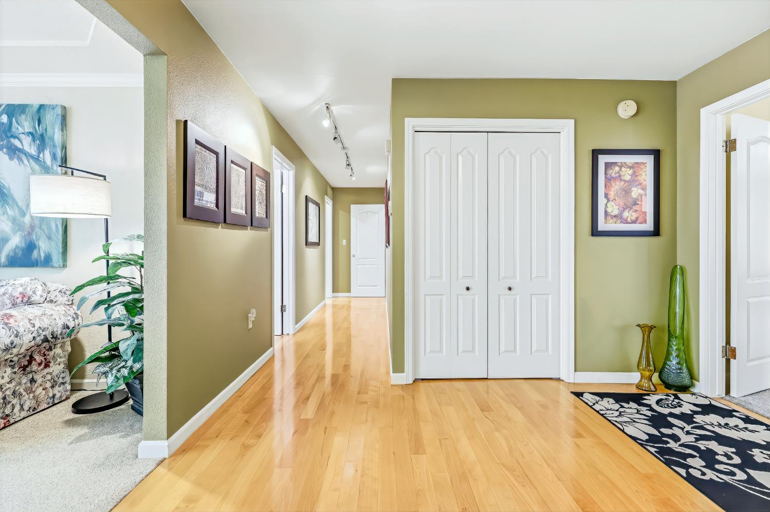 8918 Oak View Dr, Oakdale, CA 95361