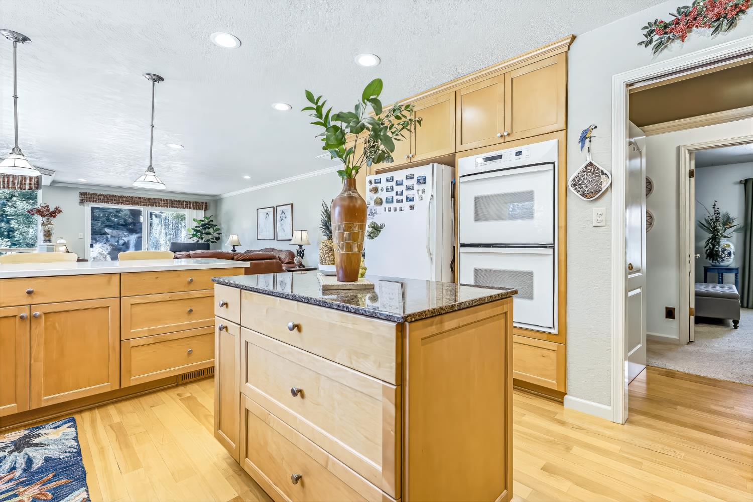 8918 Oak View Dr, Oakdale, CA 95361