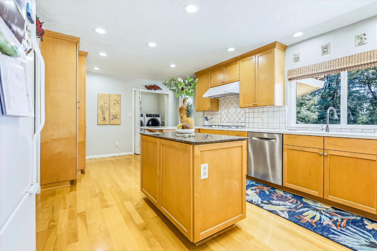 8918 Oak View Dr, Oakdale, CA 95361