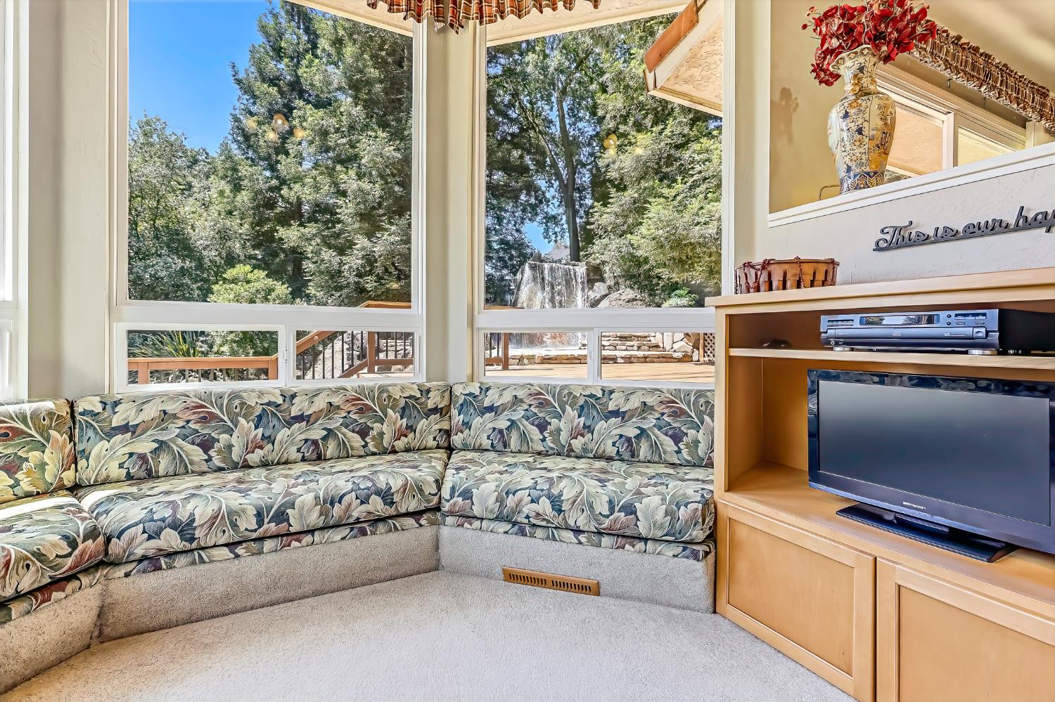 8918 Oak View Dr, Oakdale, CA 95361