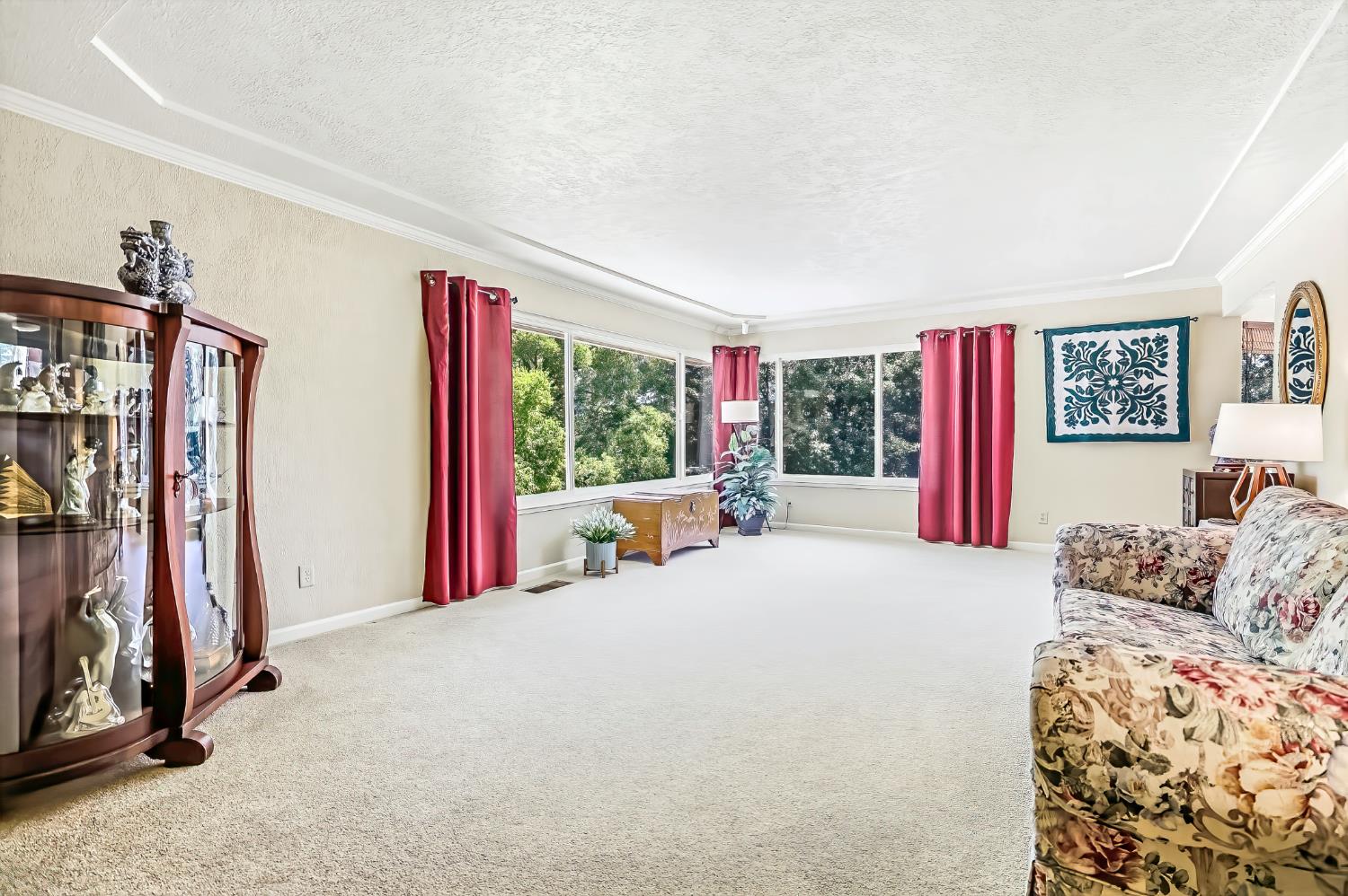 8918 Oak View Dr, Oakdale, CA 95361