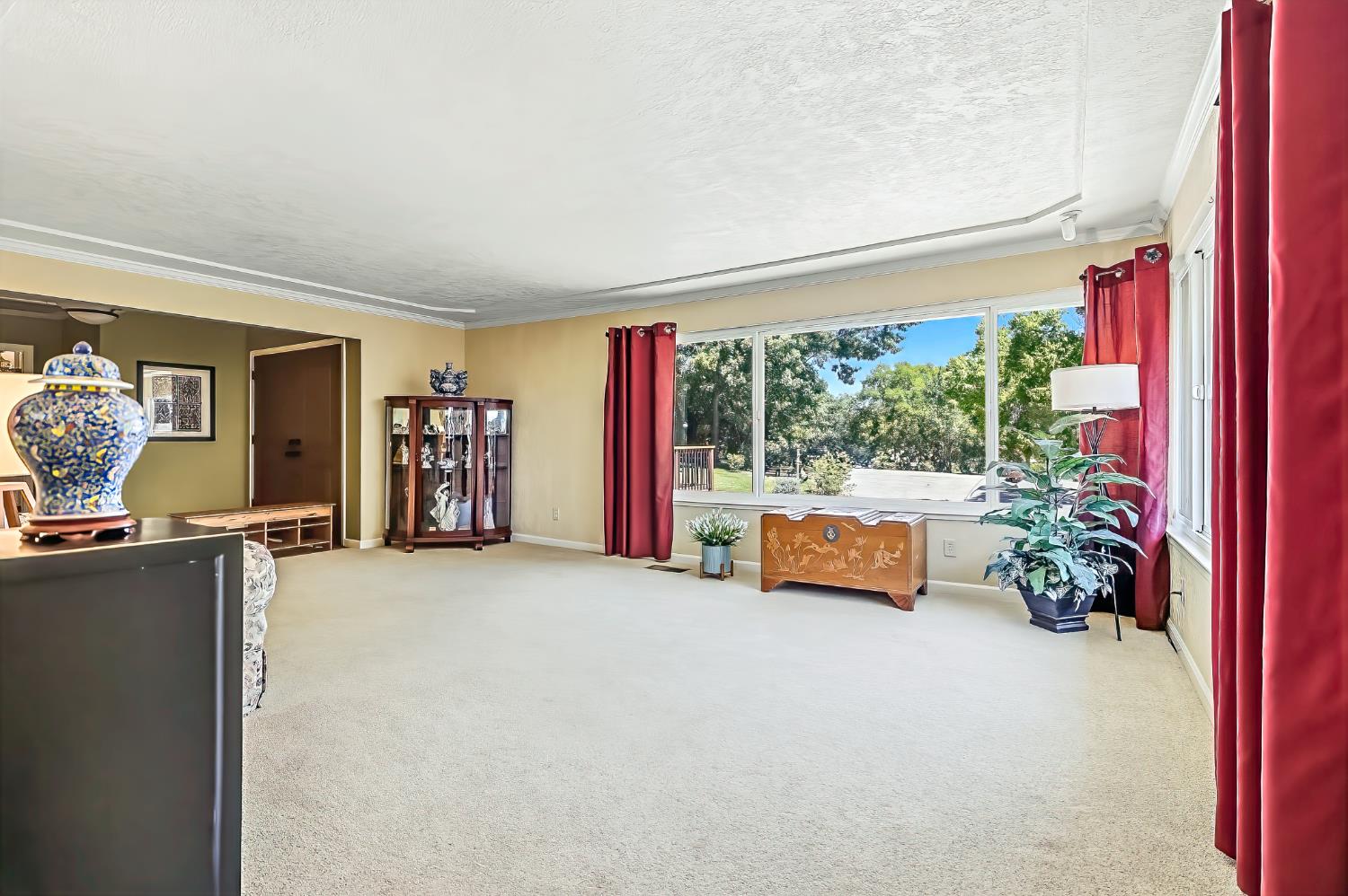 8918 Oak View Dr, Oakdale, CA 95361