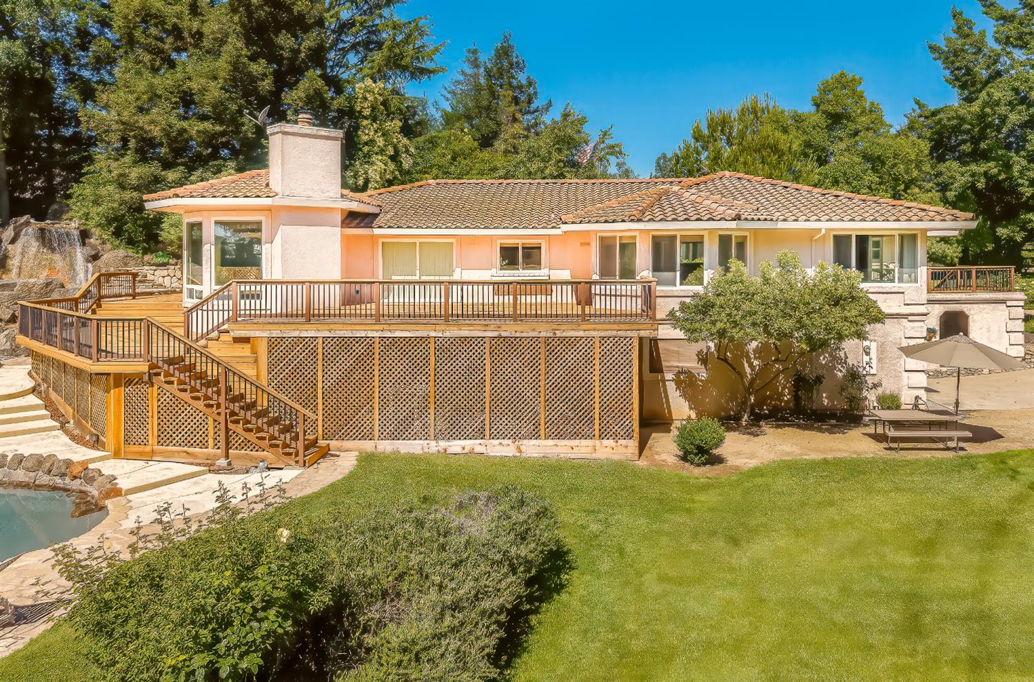 8918 Oak View Dr, Oakdale, CA 95361