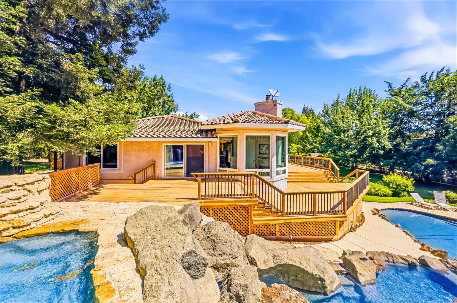 8918 Oak View Dr, Oakdale, CA 95361