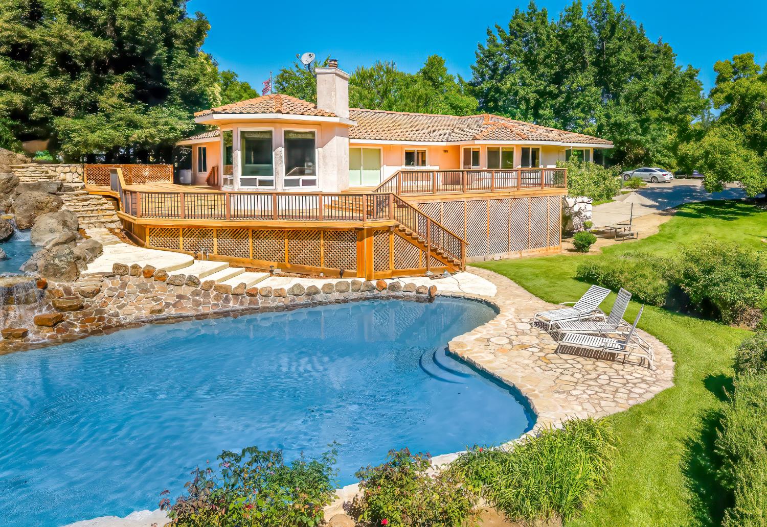 8918 Oak View Dr, Oakdale, CA 95361