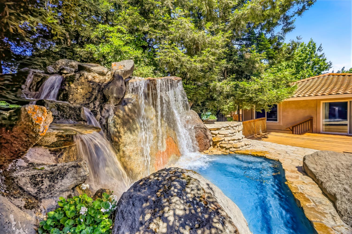 8918 Oak View Dr, Oakdale, CA 95361