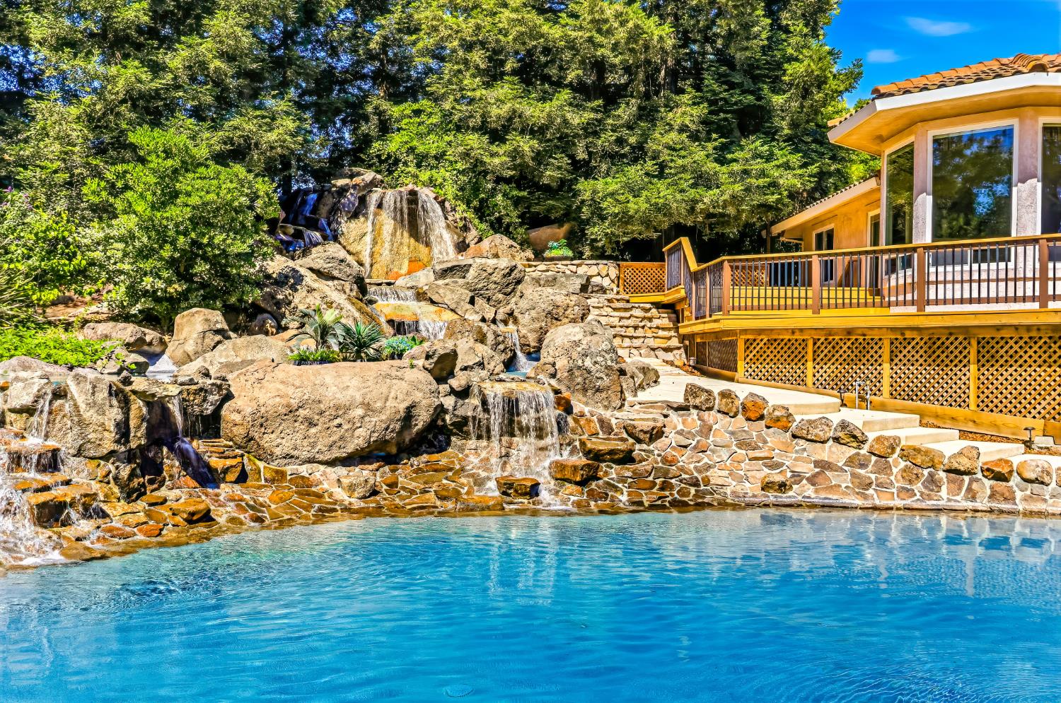 8918 Oak View Dr, Oakdale, CA 95361