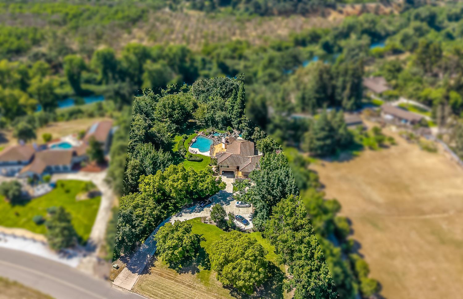8918 Oak View Dr, Oakdale, CA 95361