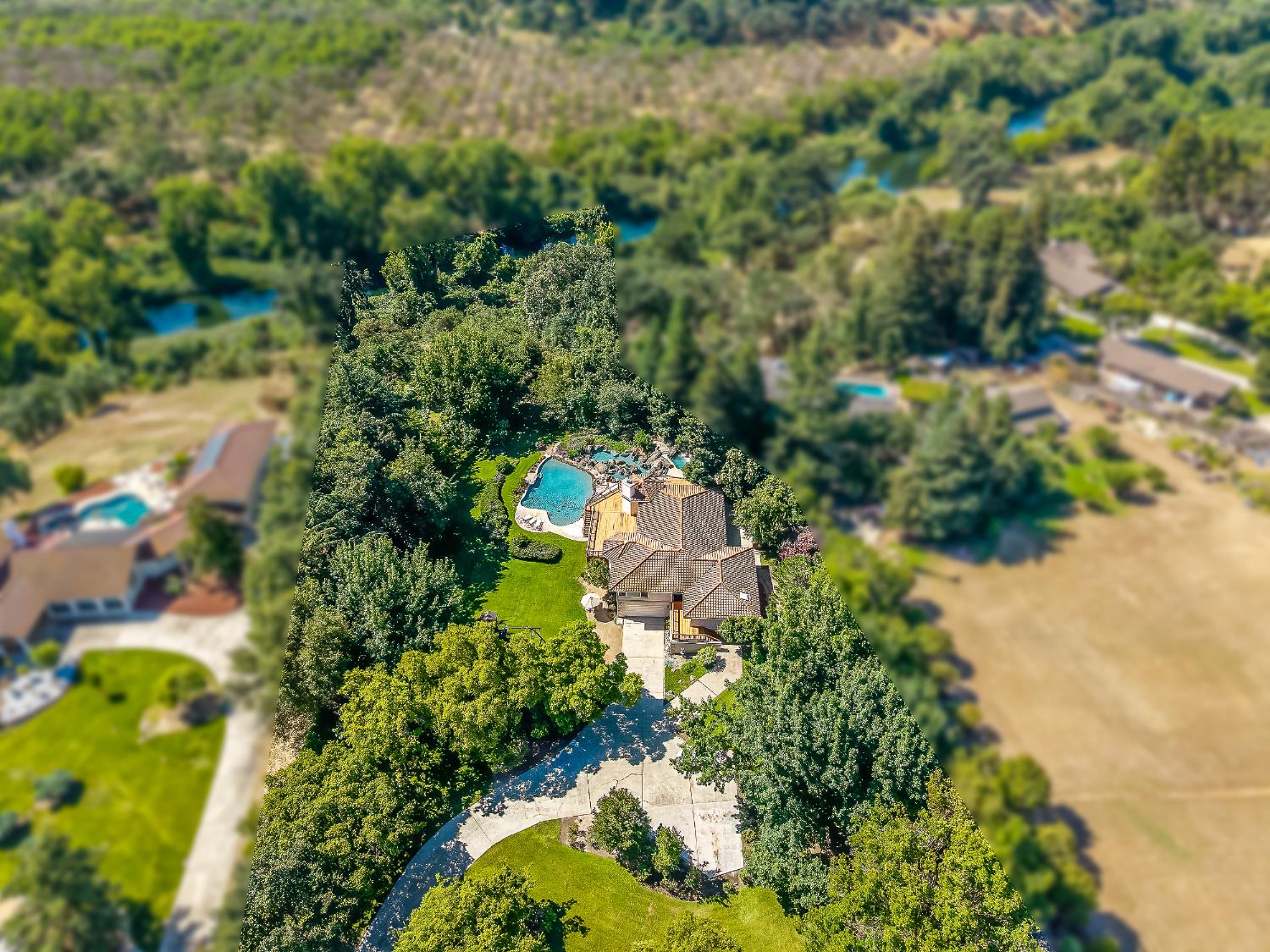 8918 Oak View Dr, Oakdale, CA 95361