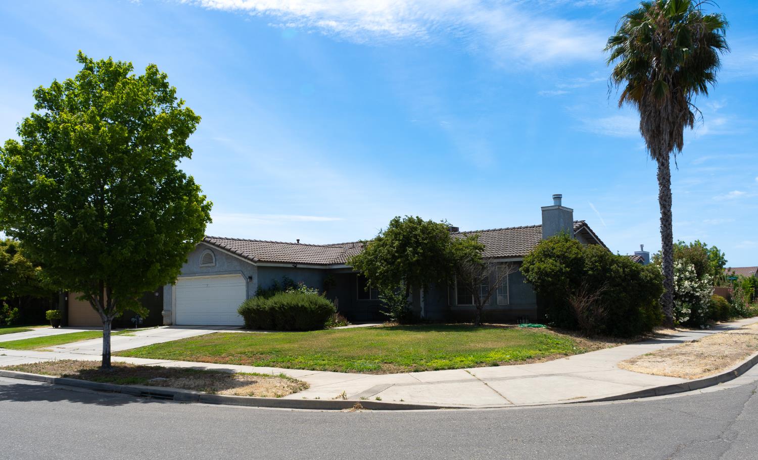 12 E San Clemente Dr, Merced, CA 95341