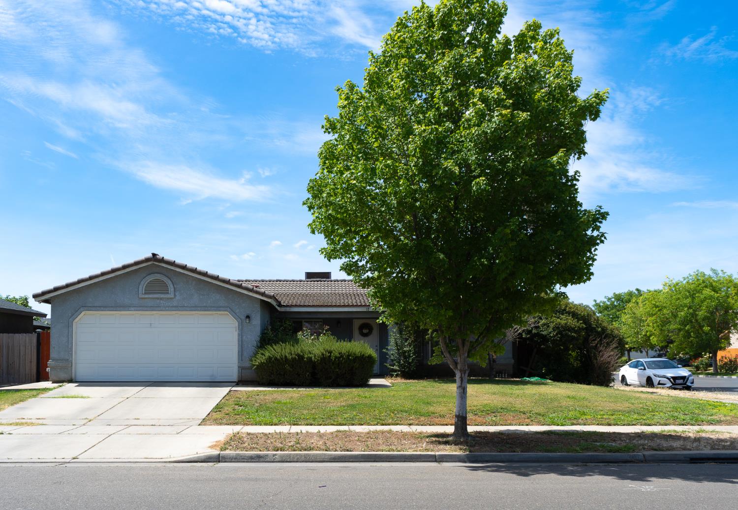 12 E San Clemente Dr, Merced, CA 95341