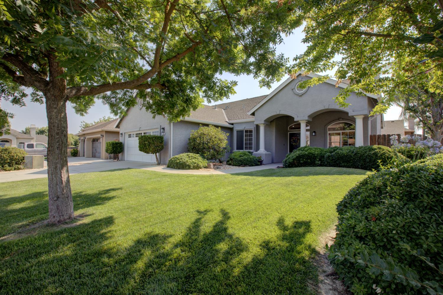 1704 Nutshell Ct, Hughson, CA 95326