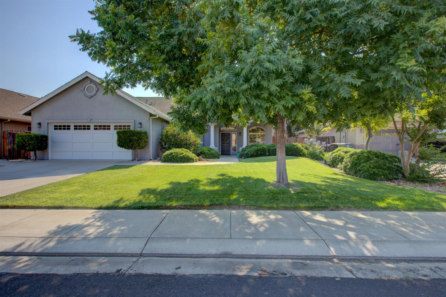1704 Nutshell Ct, Hughson, CA 95326