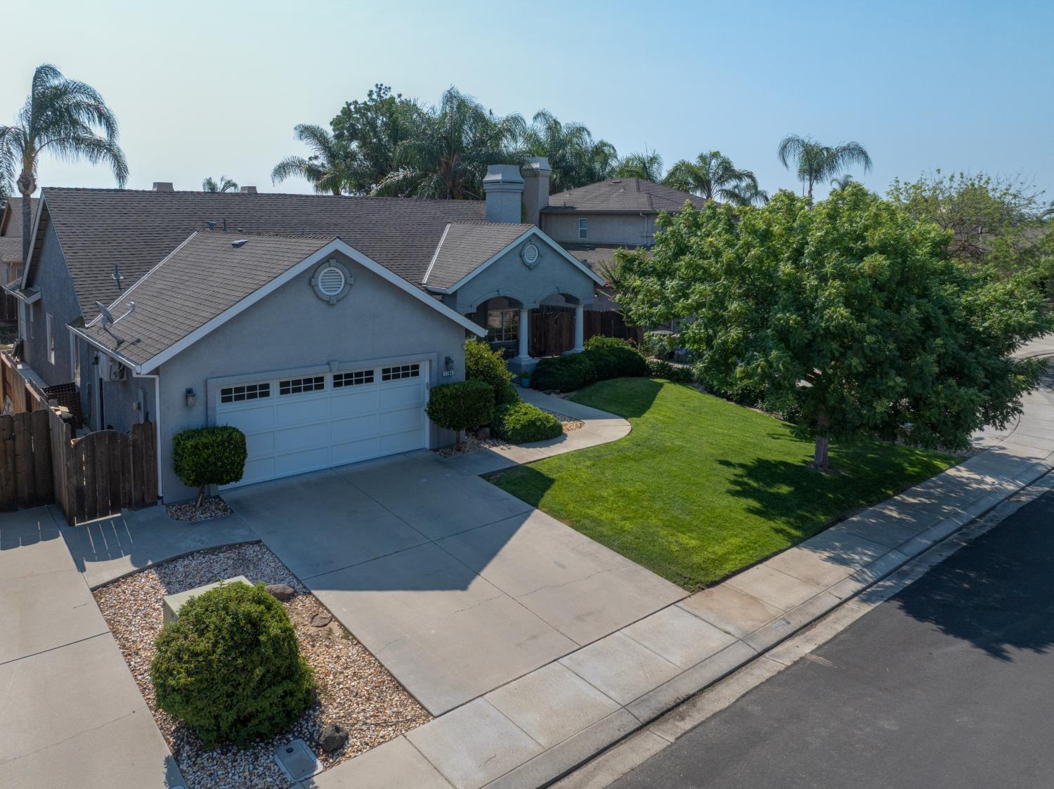 1704 Nutshell Ct, Hughson, CA 95326