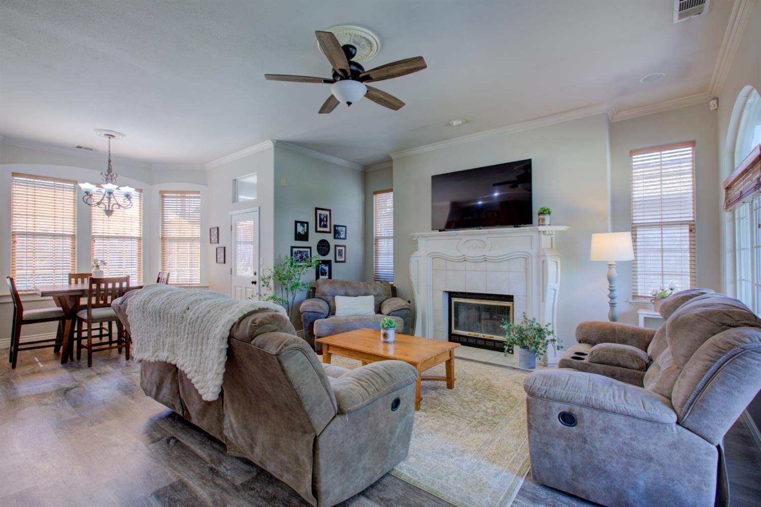 1704 Nutshell Ct, Hughson, CA 95326