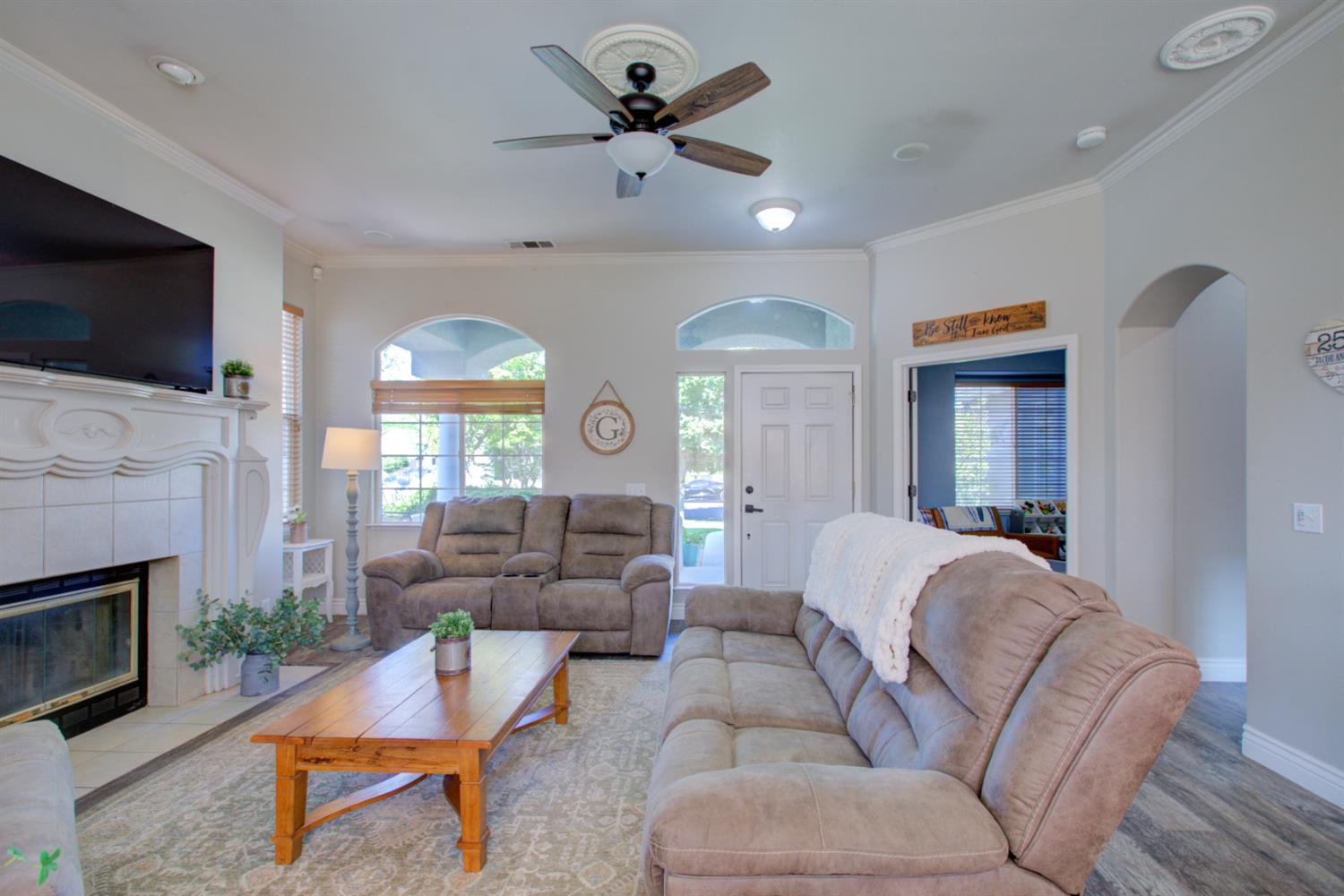 1704 Nutshell Ct, Hughson, CA 95326