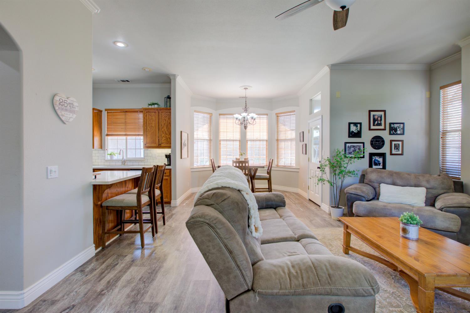 1704 Nutshell Ct, Hughson, CA 95326