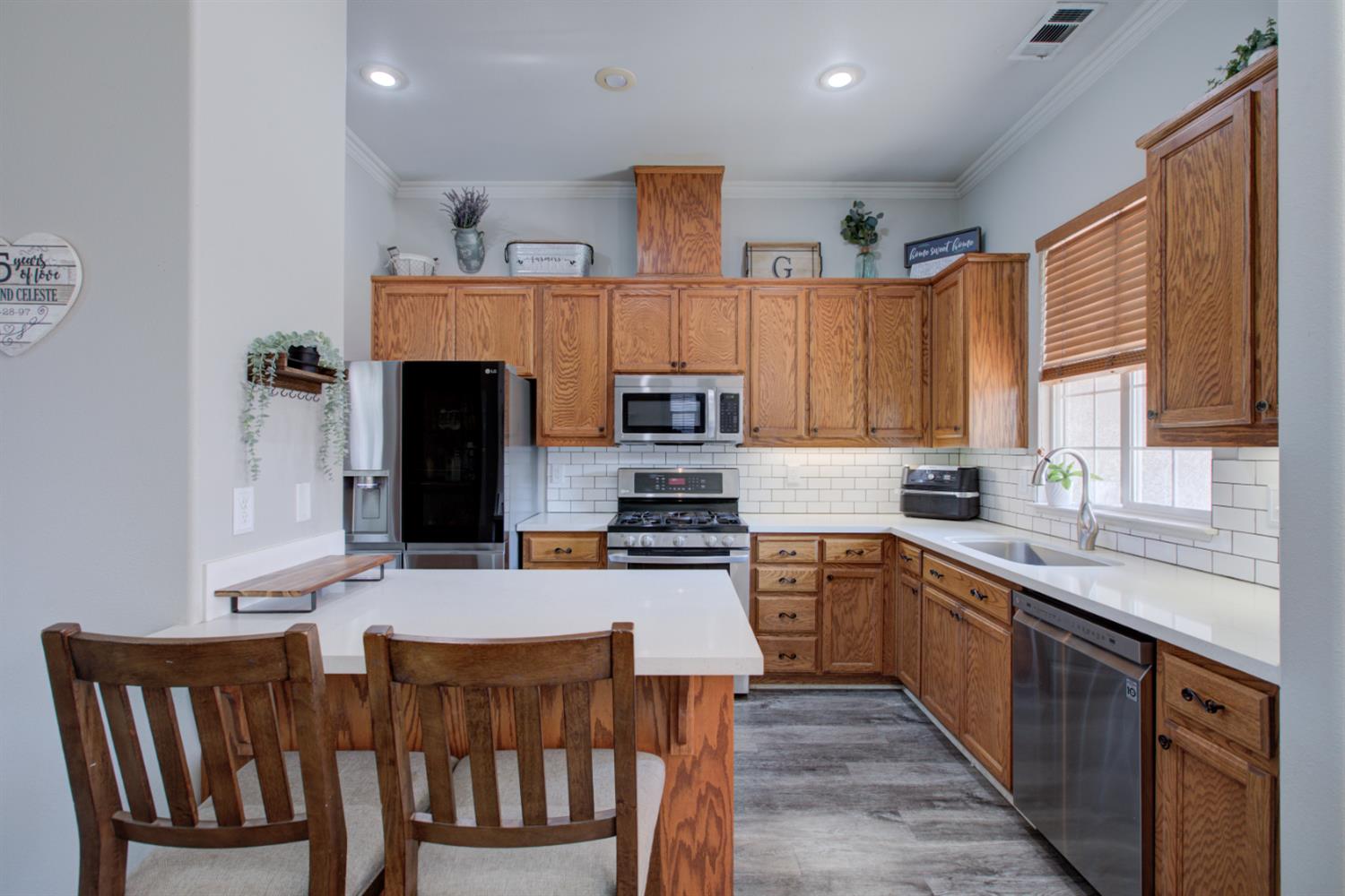 1704 Nutshell Ct, Hughson, CA 95326