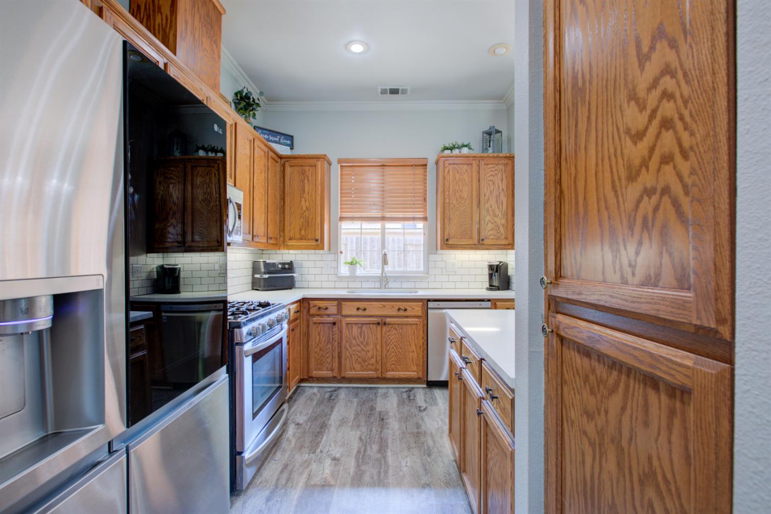 1704 Nutshell Ct, Hughson, CA 95326