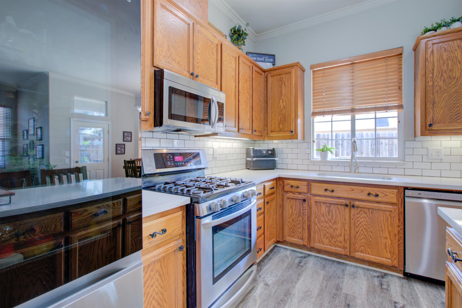 1704 Nutshell Ct, Hughson, CA 95326